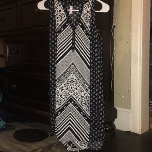 Cute black&white printed sleeveless dress! SIZE S.